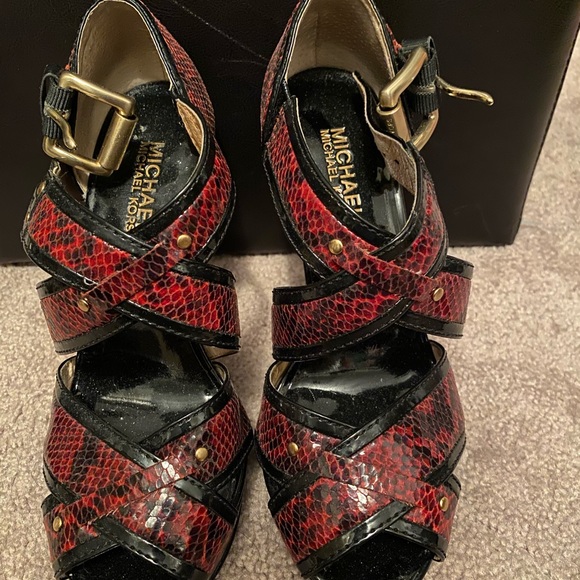 Sandals - Picture 4 of 8